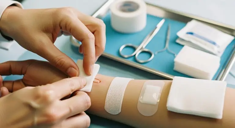 Understanding the Basic Types of Dressing for Wound Management
