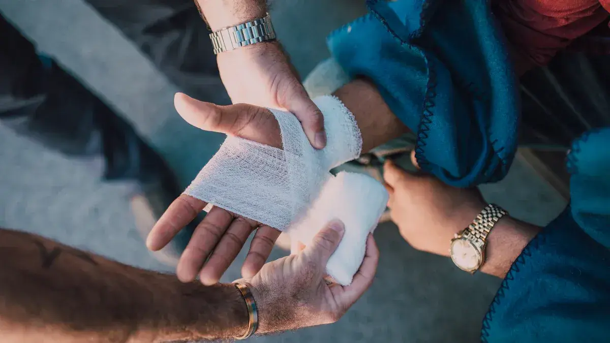 Choosing the Right Types of Wound Dressings